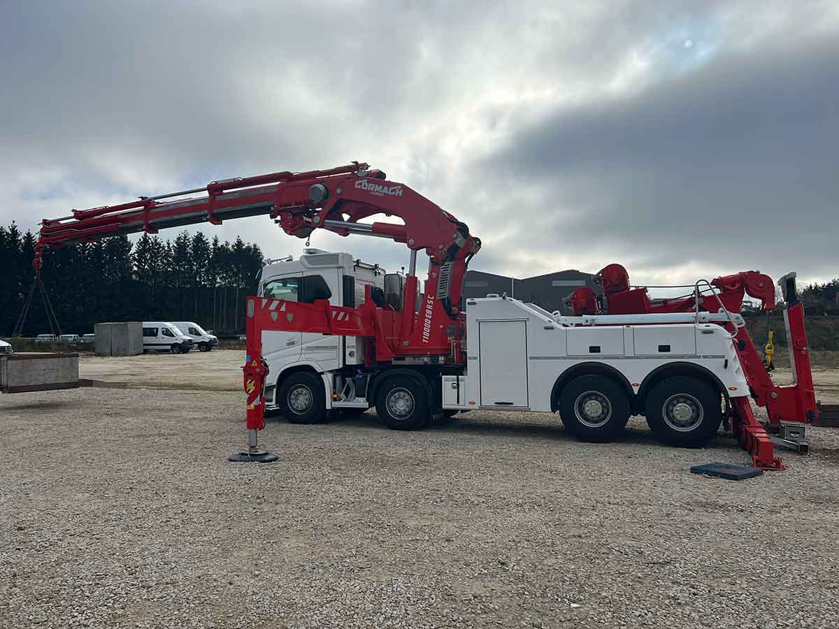 chez cornut-grue de manutention cormach 110000E8-sur vehicule depannage volvo